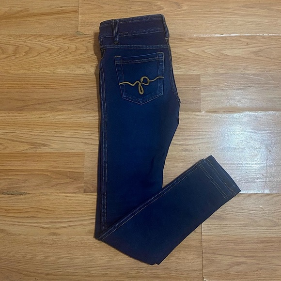 GUESS Skinny Jeans - Picture 2 of 5